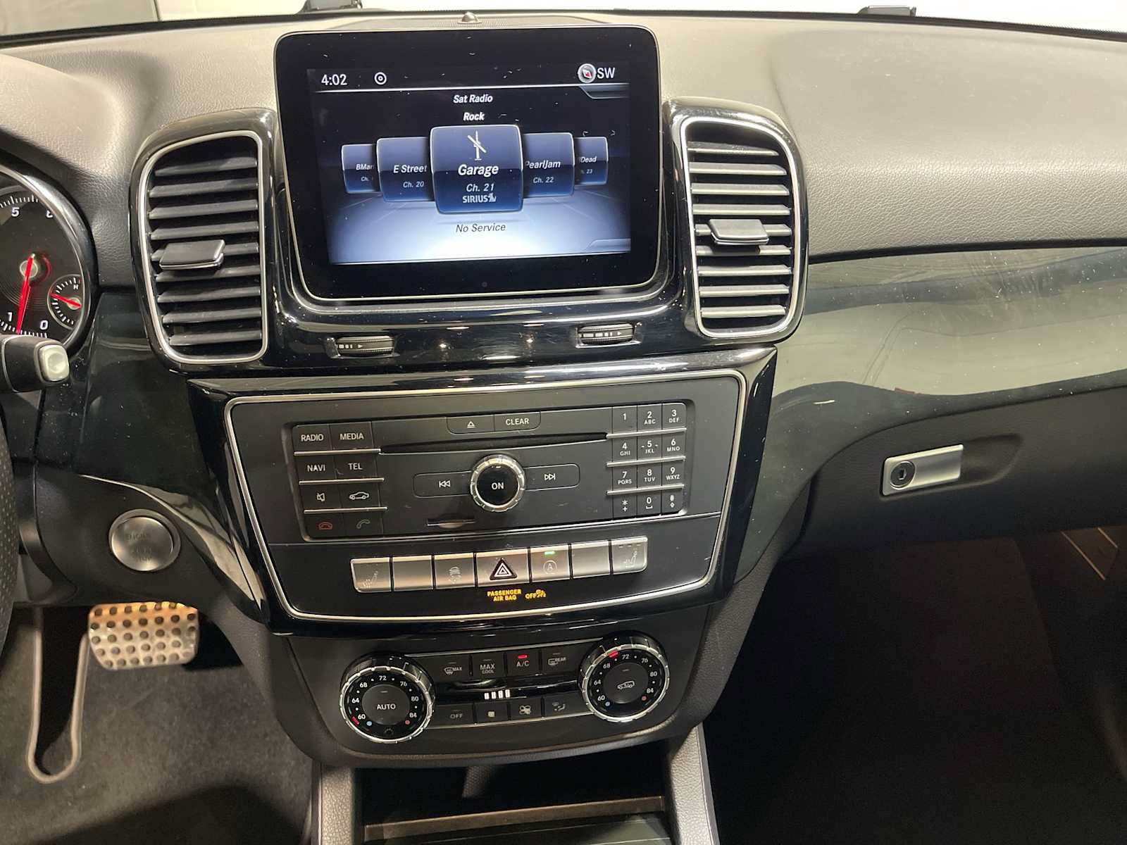 Used 2019 Mercedes-Benz GLE 400 4MATIC image 16