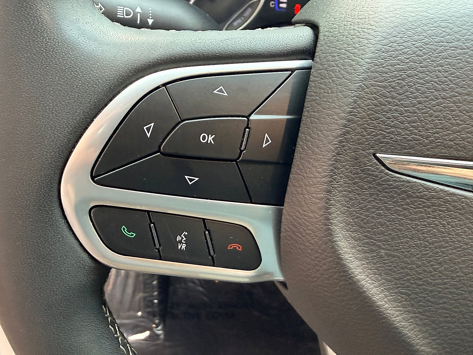 Used 2023 Chrysler Voyager LX FWD image 24