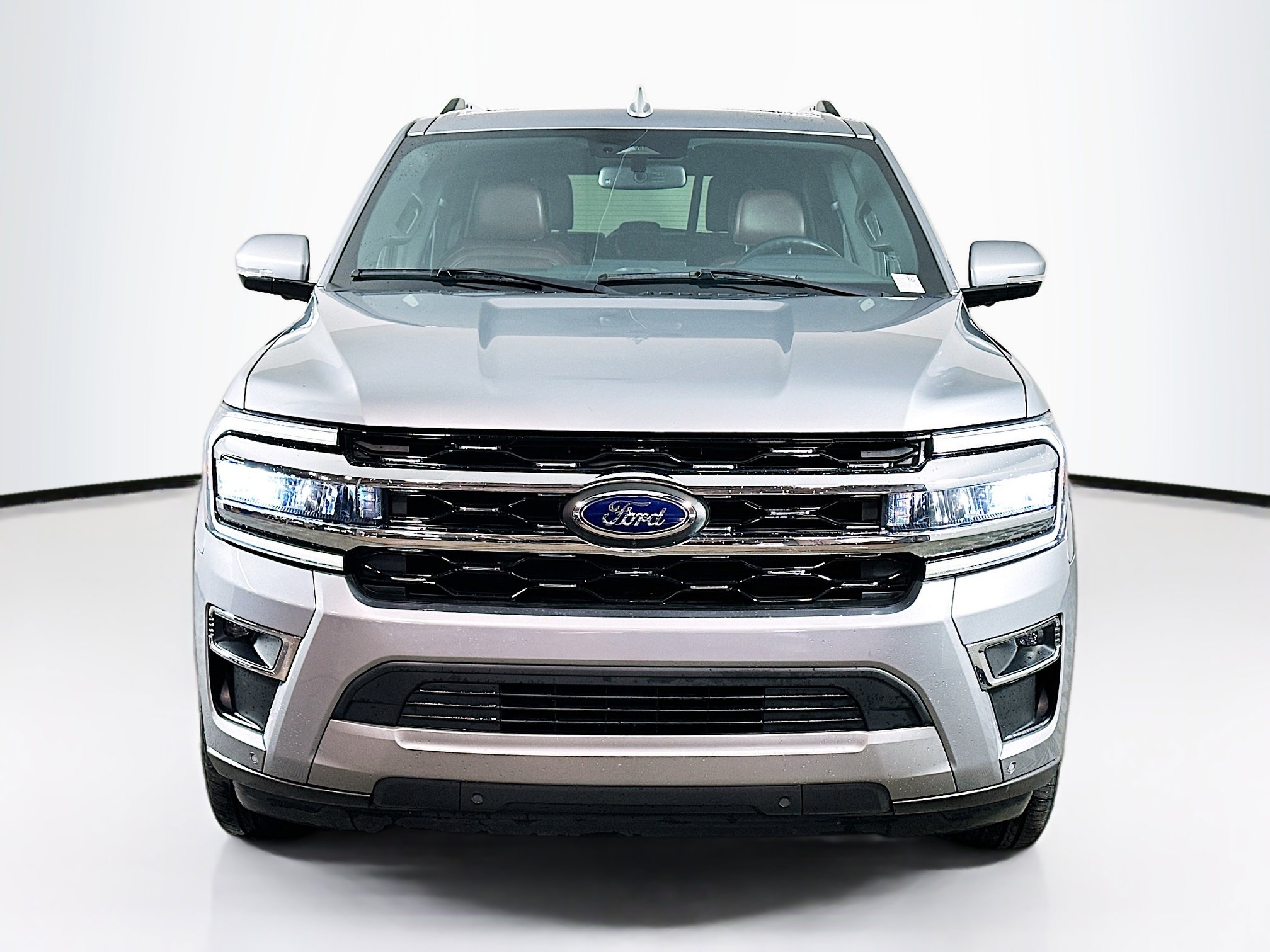 Used 2024 Ford Expedition Limited image 2