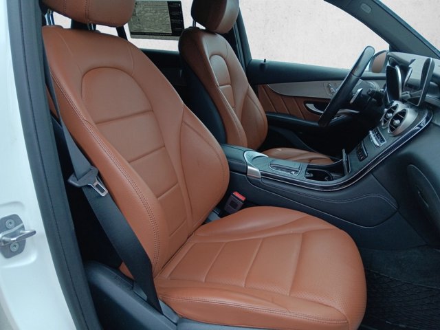 Certified 2020 Mercedes-Benz GLC 300 image 20
