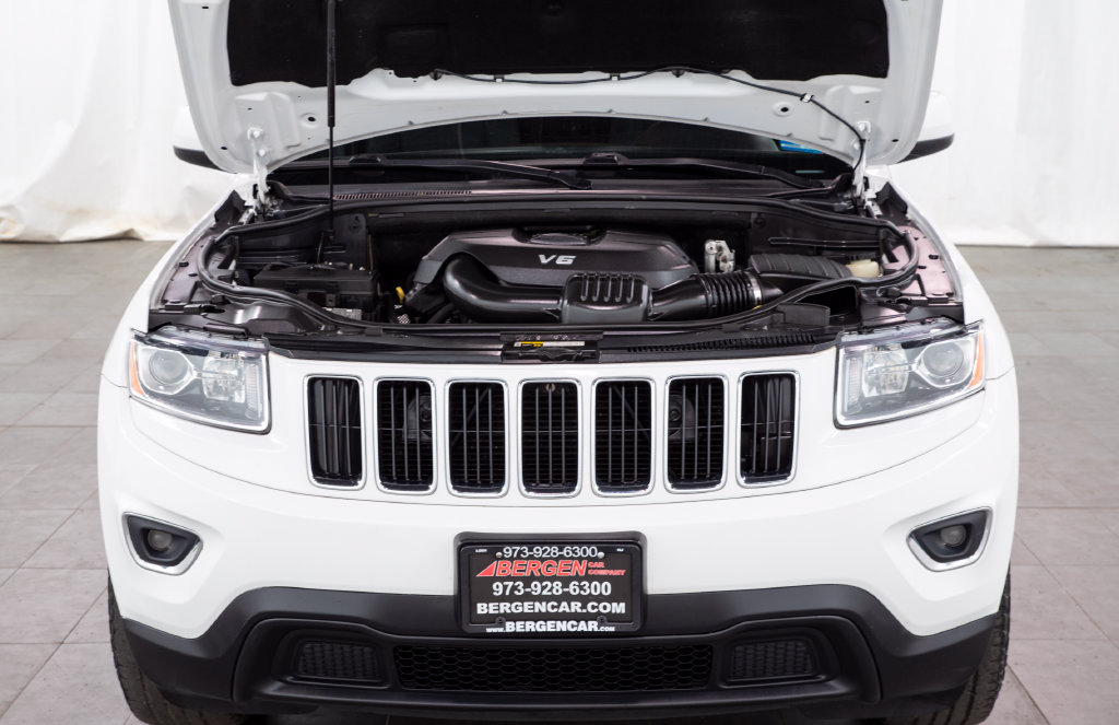 Used 2015 Jeep Grand Cherokee Laredo w/ Quick Order Package 23E AWD/4WD image 3