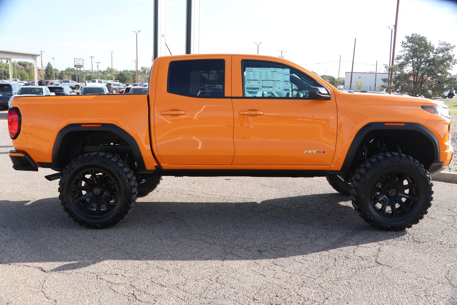 New 2025 GMC Canyon AT4 w/ AT4 Premium Package image 8