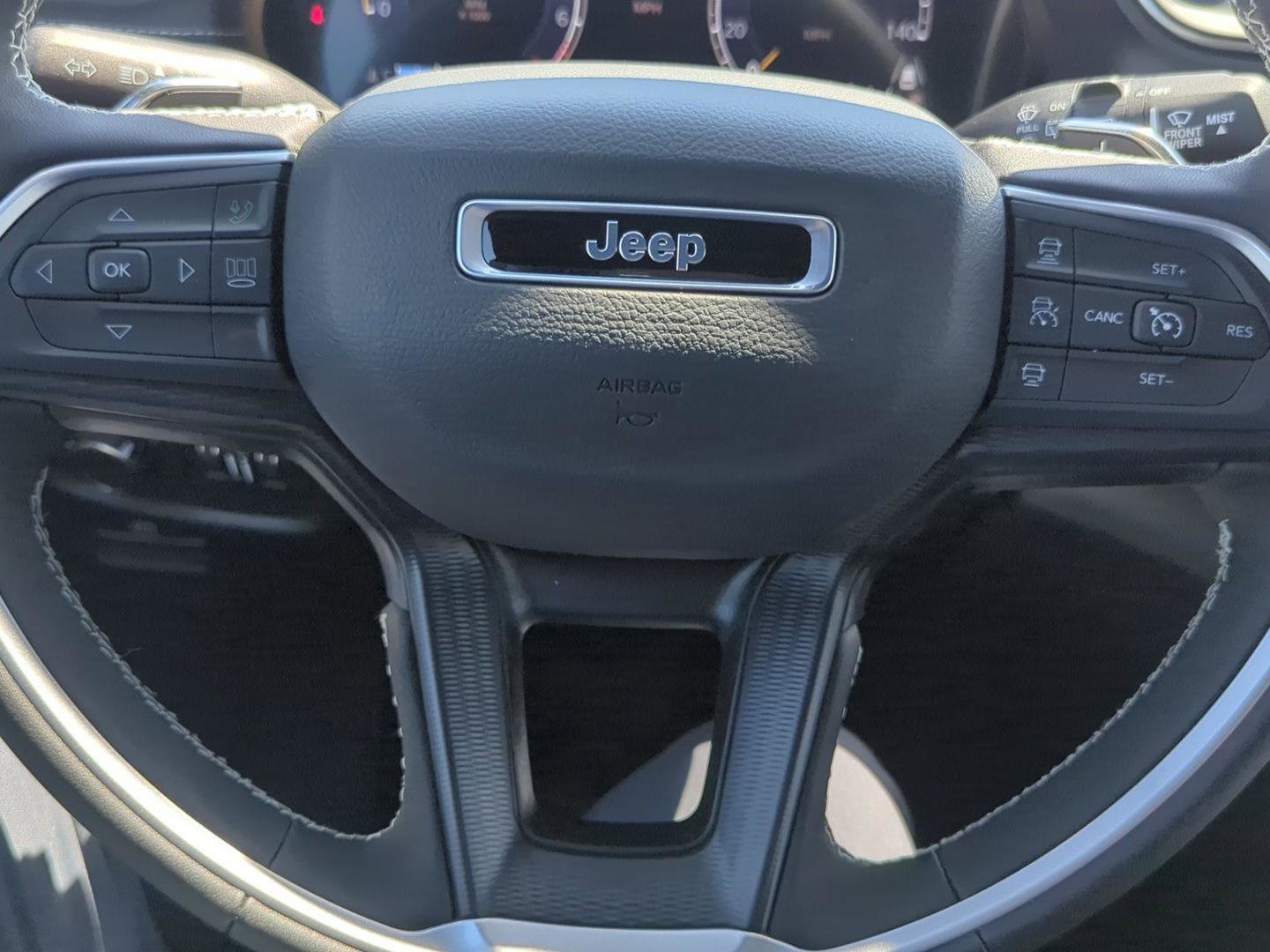 New 2025 Jeep Grand Cherokee L Altitude image 18