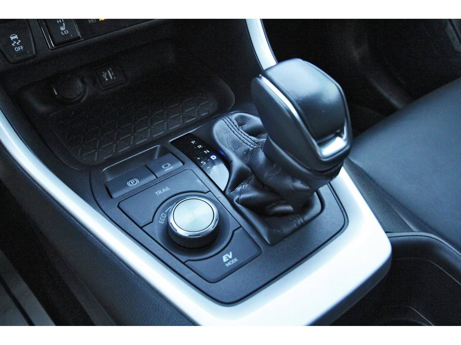 Used 2024 Toyota RAV4 XSE AWD/4WD image 27