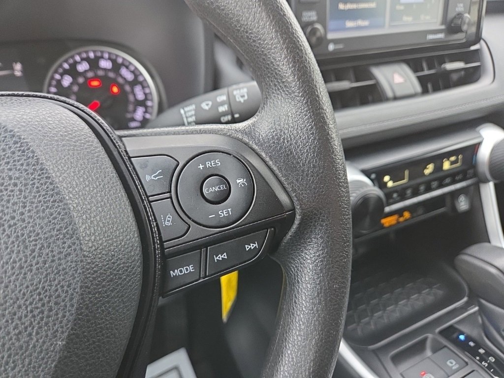 Used 2021 Toyota RAV4 LE image 28