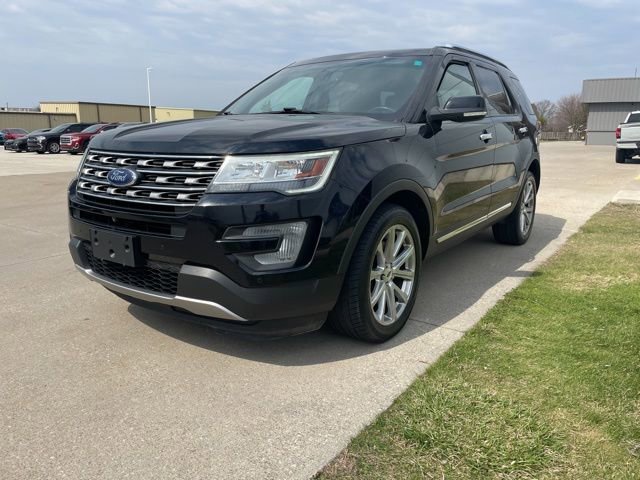 Used 2017 Ford Explorer Limited image 7