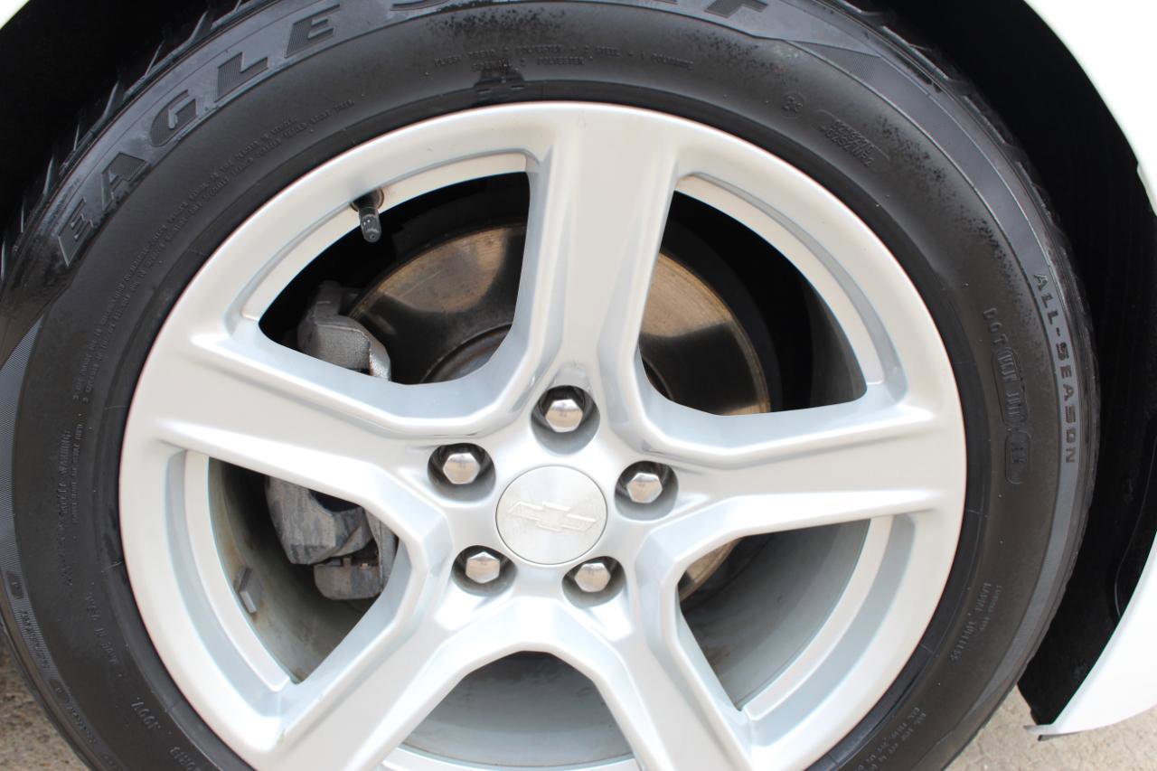 Used 2019 Chevrolet Camaro LT w/ Technology Package image 28