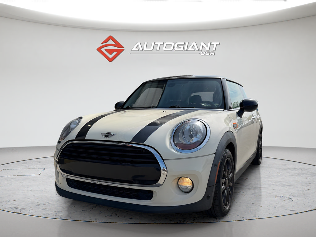 Used 2018 MINI Cooper 2-Door Hardtop FWD image 4