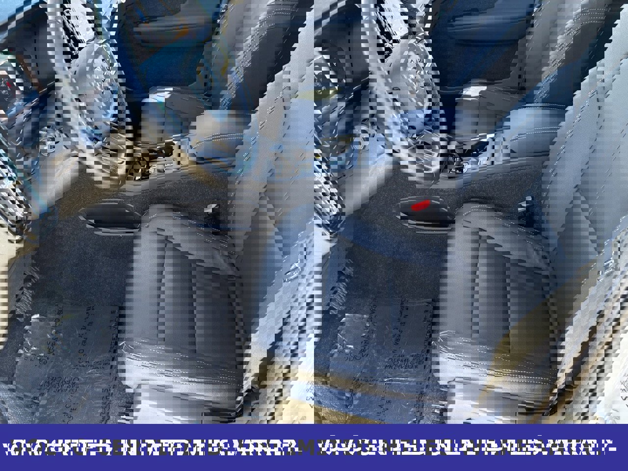 Certified 2025 Volvo XC40 B5 Core image 26