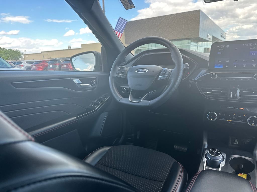 Used 2025 Ford Escape ST-Line AWD/4WD image 27