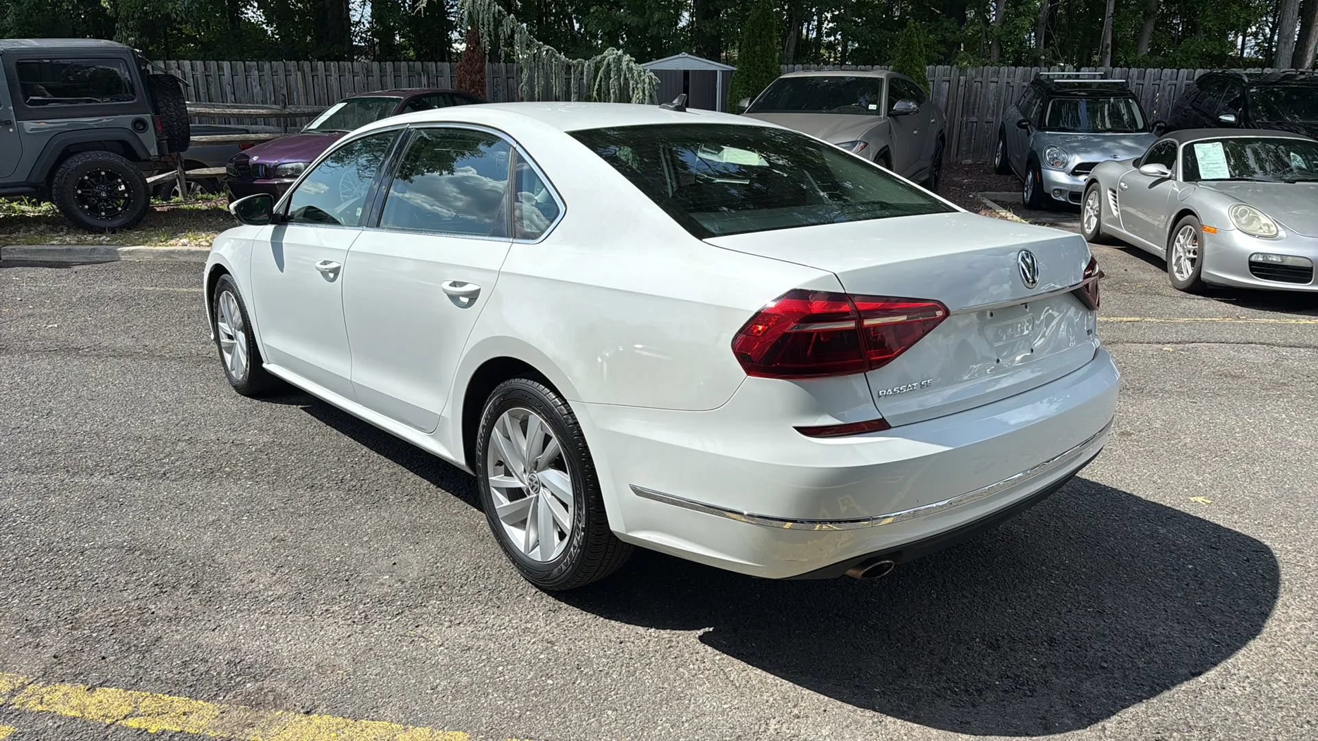 Used 2018 Volkswagen Passat 2.0T SE FWD image 7