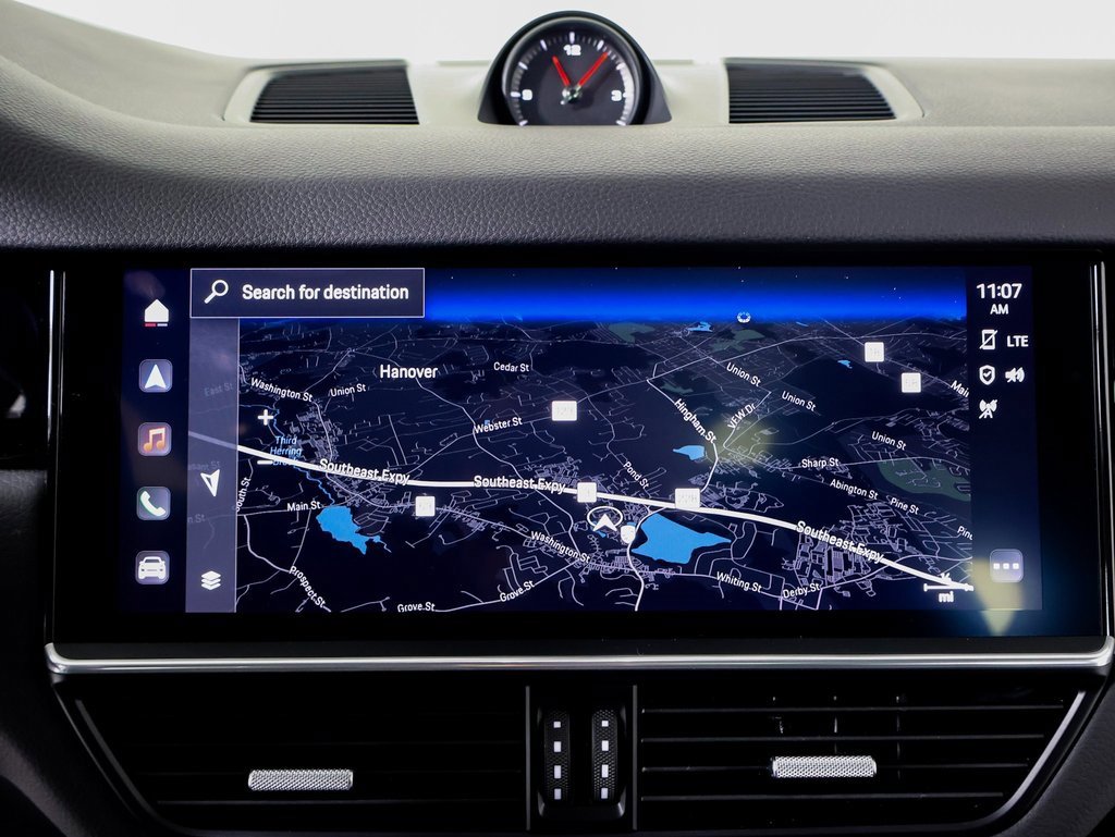 Used 2022 Porsche Cayenne image 16