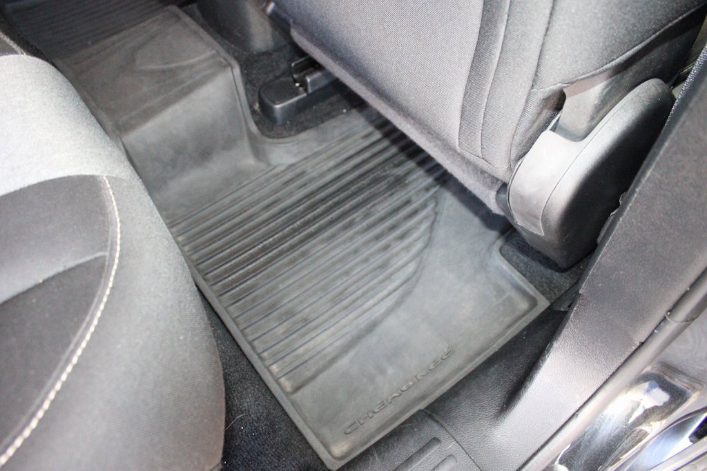 Used 2014 Jeep Cherokee Latitude image 51