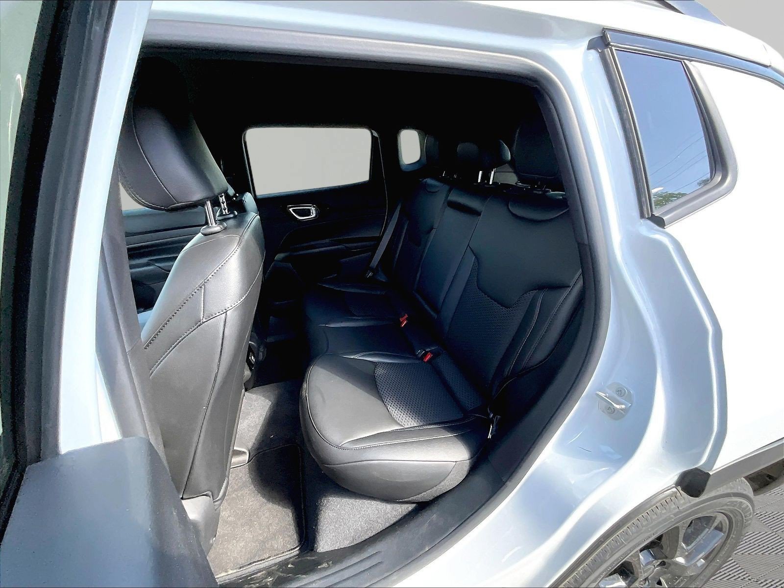 New 2026 Jeep Compass Latitude AWD/4WD image 17