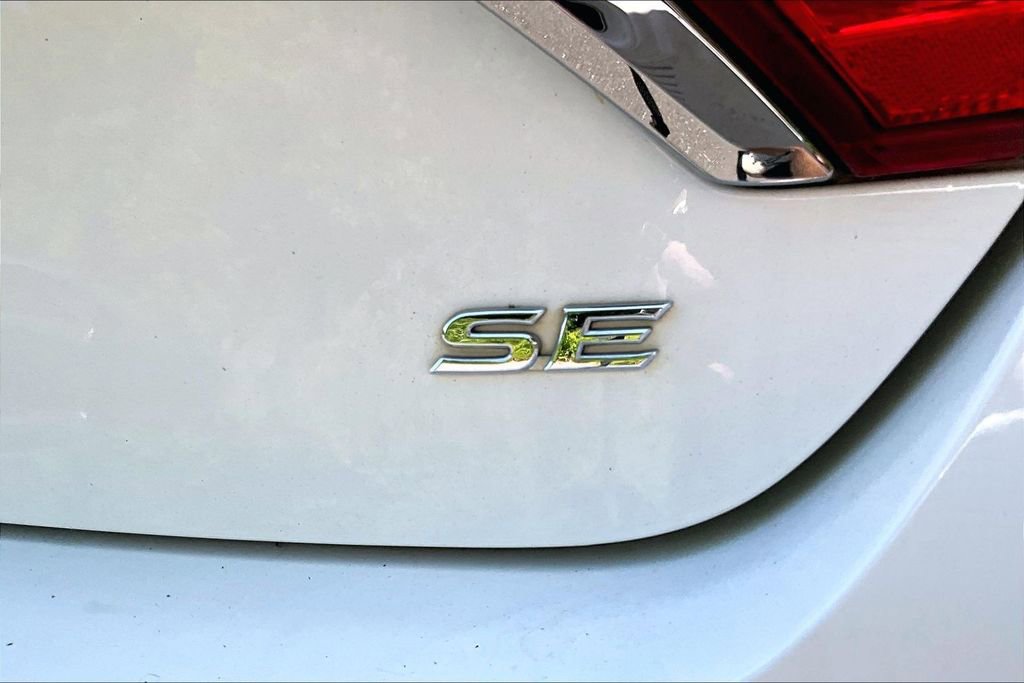 Used 2015 Toyota Camry SE FWD image 22