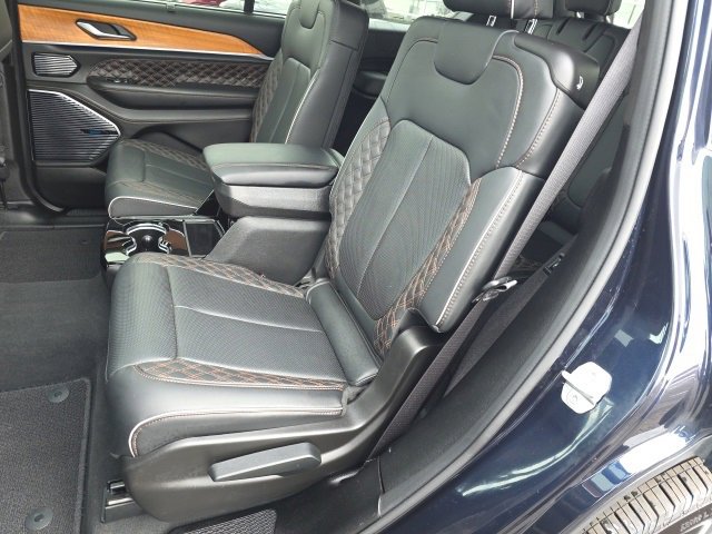 Used 2024 Jeep Grand Cherokee L Summit image 43