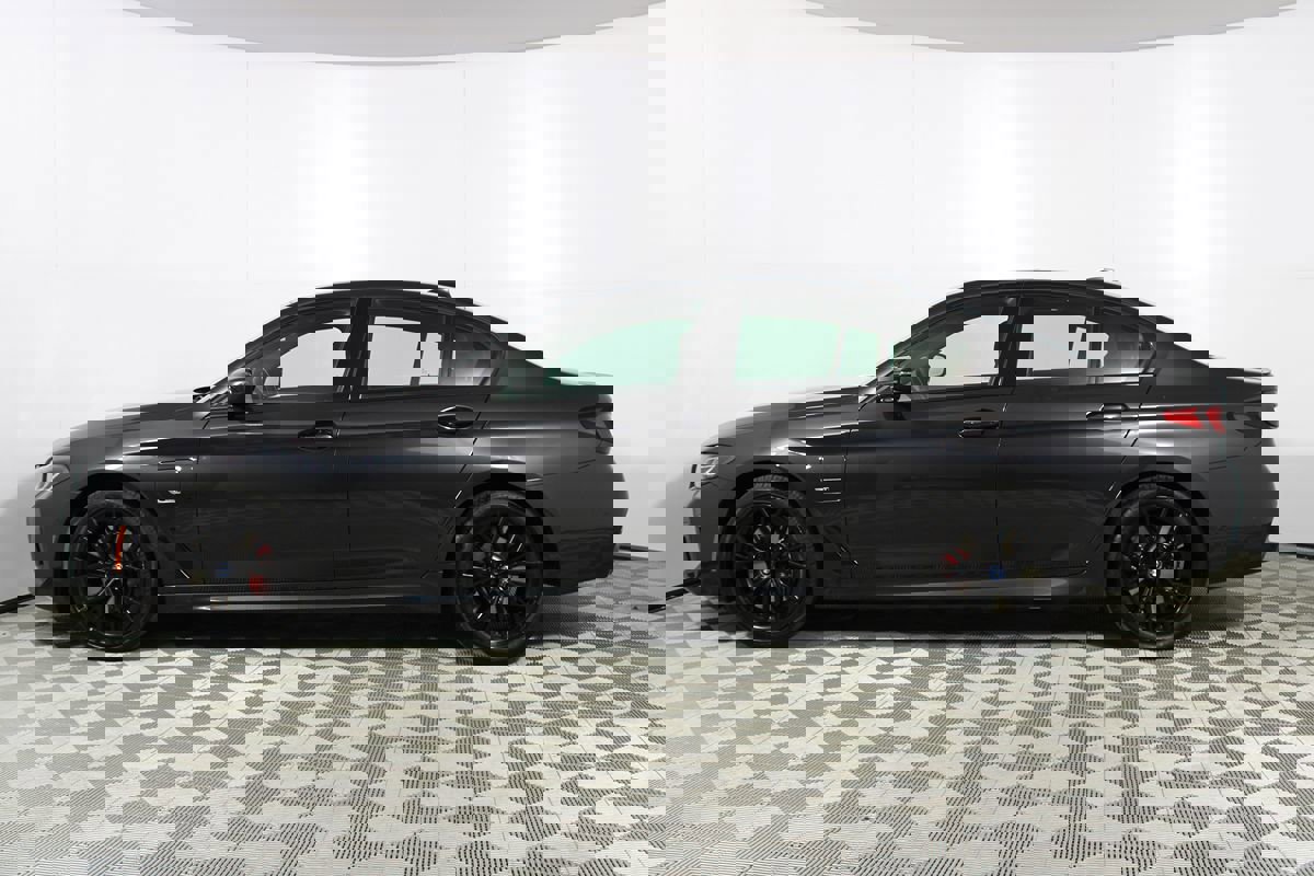 Used 2023 BMW 530e 530e w/ M Sport Package image 40