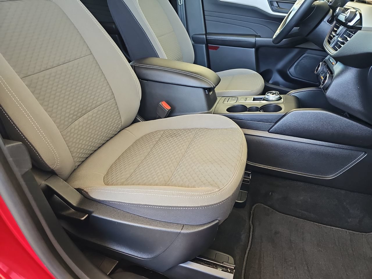 Used 2022 Ford Escape SE w/ SE Sport Appearance Package FWD image 13