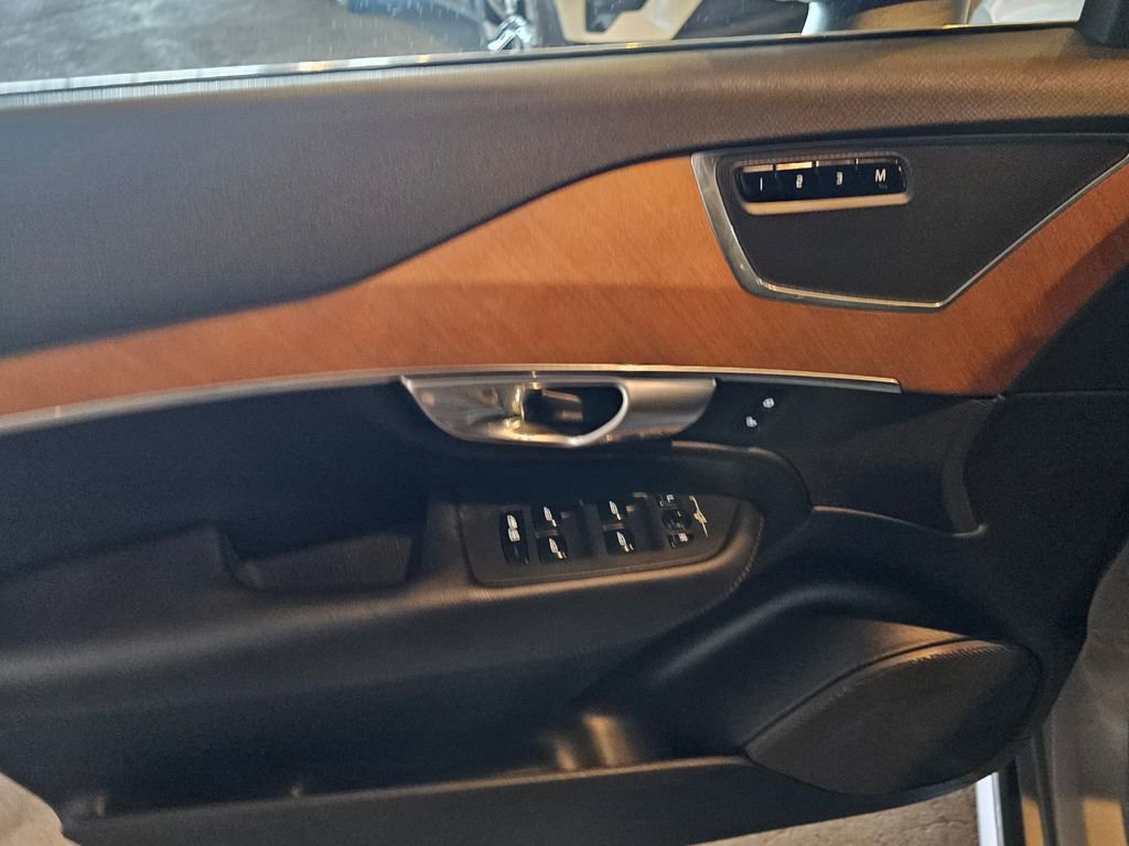 Certified 2023 Volvo XC90 B5 Plus w/ Protection Package Premier AWD/4WD image 21