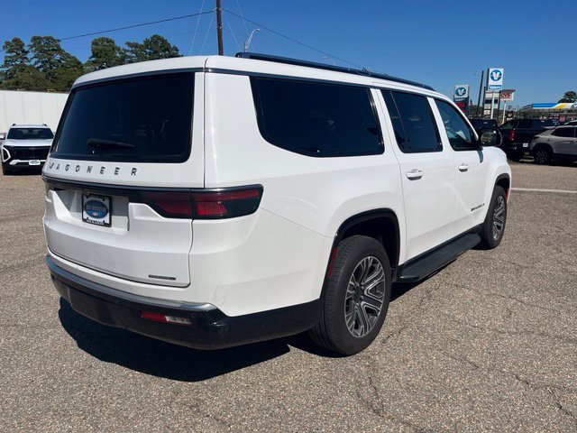 Used 2024 Jeep Wagoneer L Series II AWD/4WD image 4