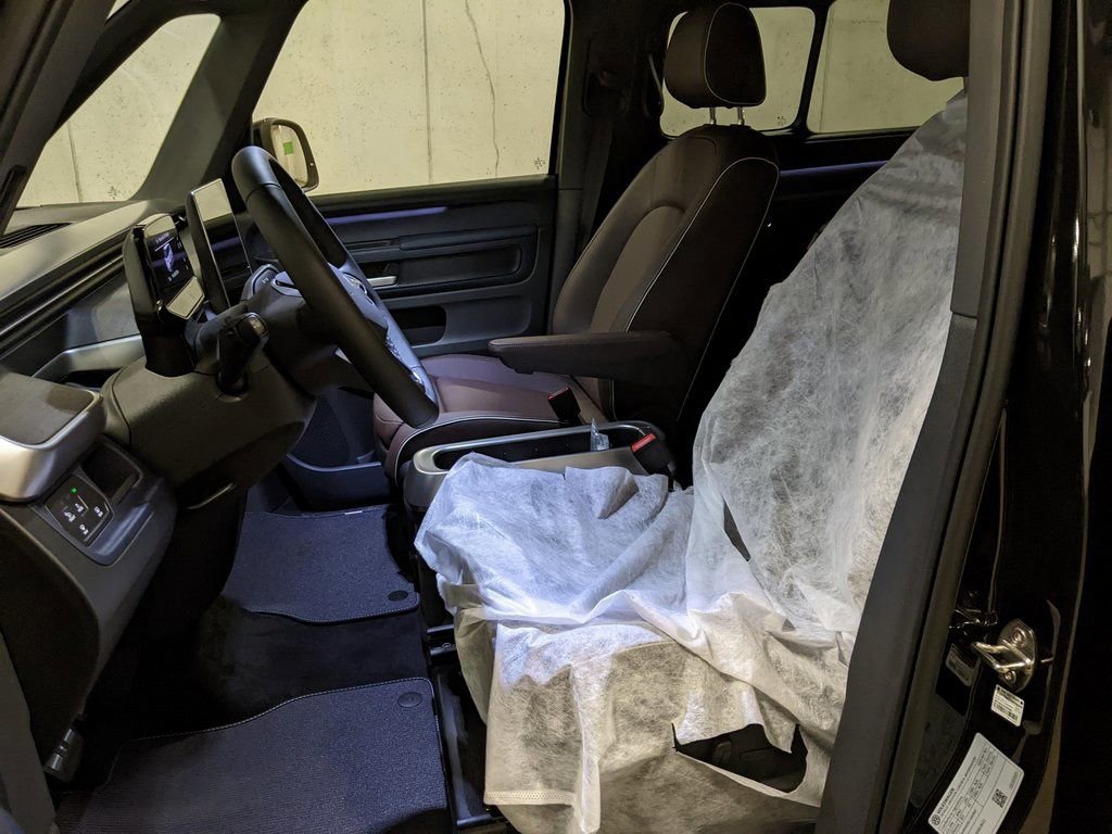 New 2025 Volkswagen ID. Buzz Pro S image 12