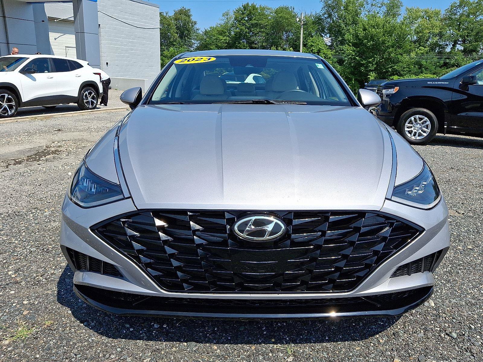 Used 2023 Hyundai Sonata SEL image 2