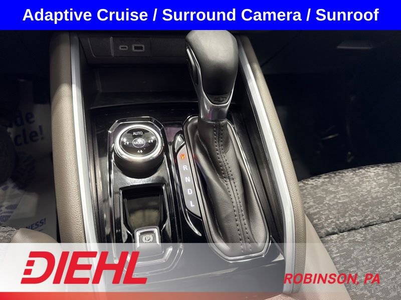 Used 2024 Chevrolet Colorado ZR2 w/ Technology Package AWD/4WD image 31
