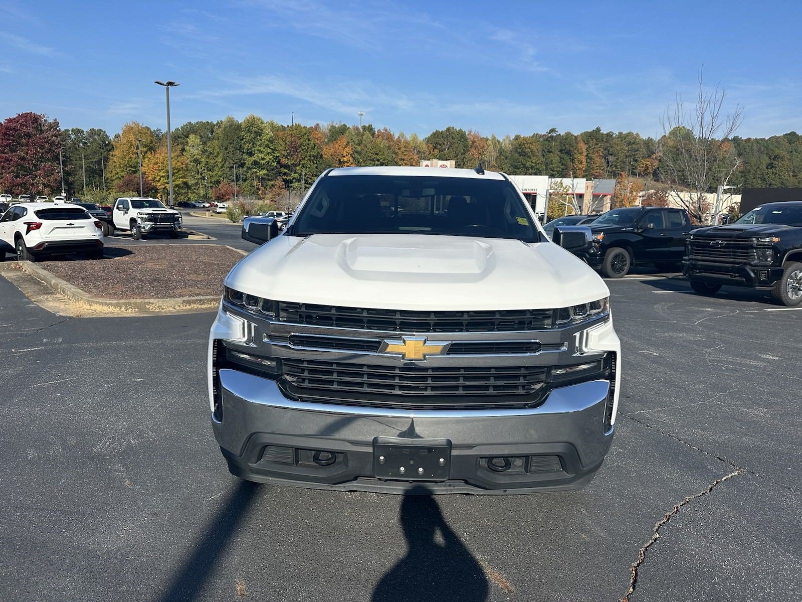 Used 2021 Chevrolet Silverado 1500 LT w/ Convenience Package II AWD/4WD image 2
