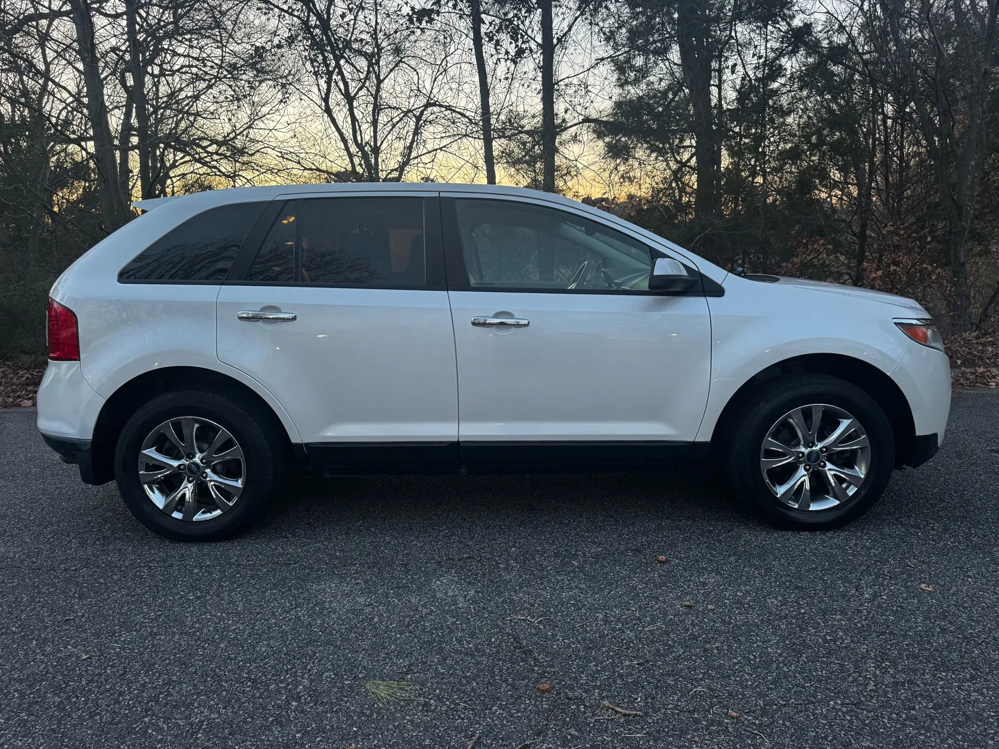 Used 2011 Ford Edge SEL w/ 202A Rapid Spec Order Code image 4
