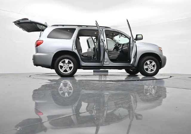 Used 2017 Toyota Sequoia SR5 AWD/4WD image 53