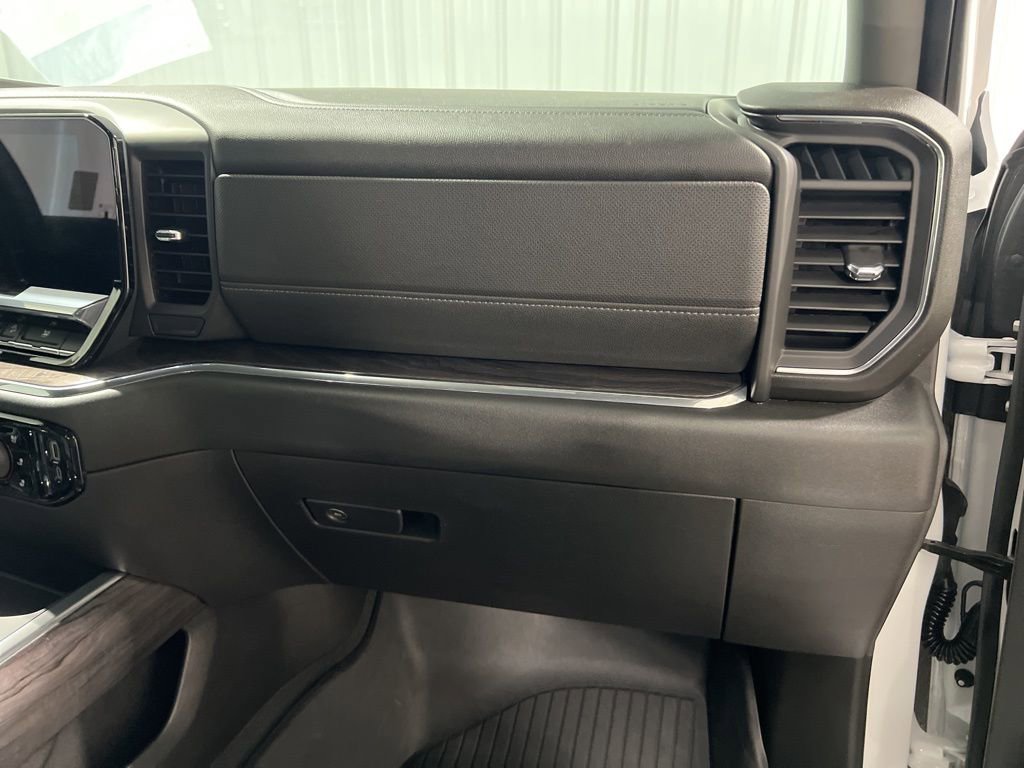 Certified 2024 Chevrolet Silverado 1500 LTZ AWD/4WD image 24