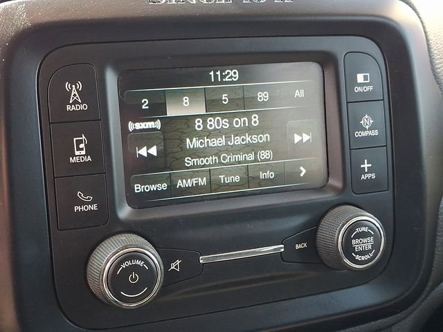 Used 2016 Jeep Renegade Latitude image 15