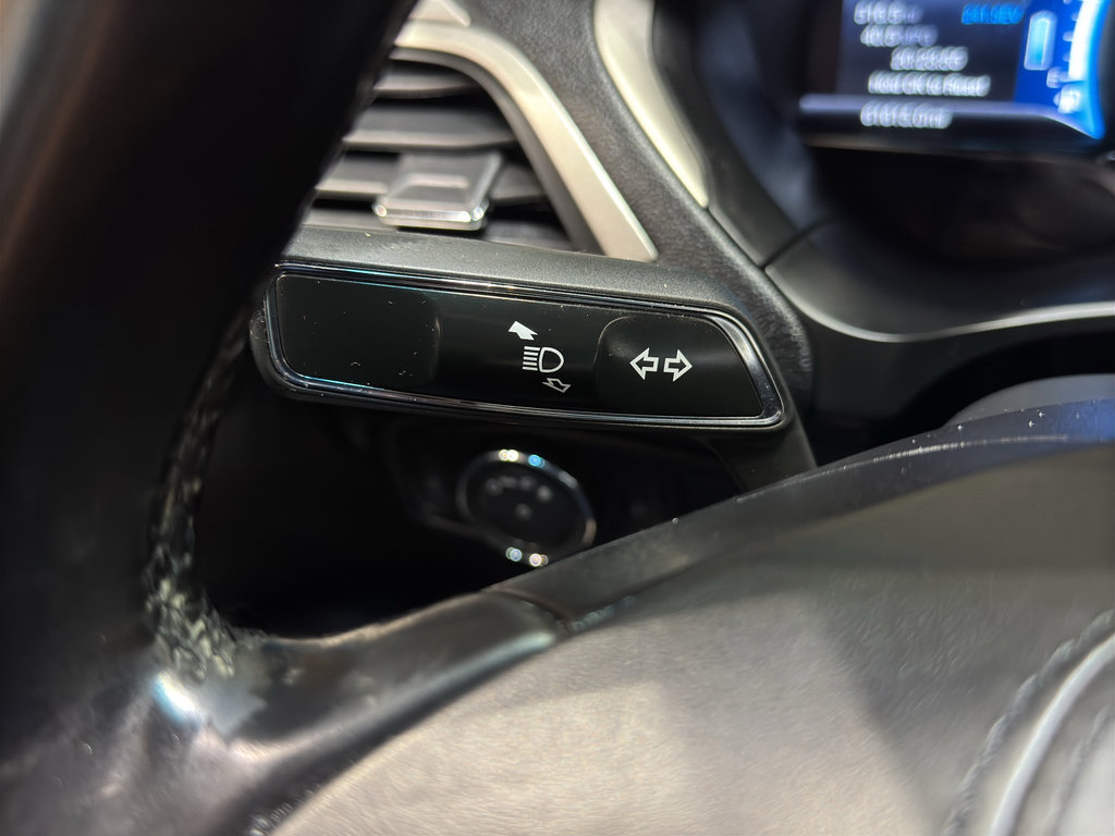 Used 2017 Lincoln MKZ Premiere image 22