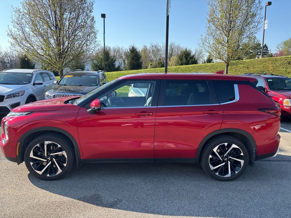 Used 2022 Mitsubishi Outlander SE AWD/4WD image 4