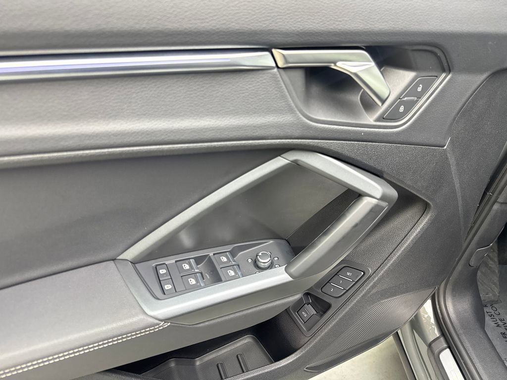 Used 2024 Audi Q3 2.0T Premium Plus w/ Premium Plus Package image 33