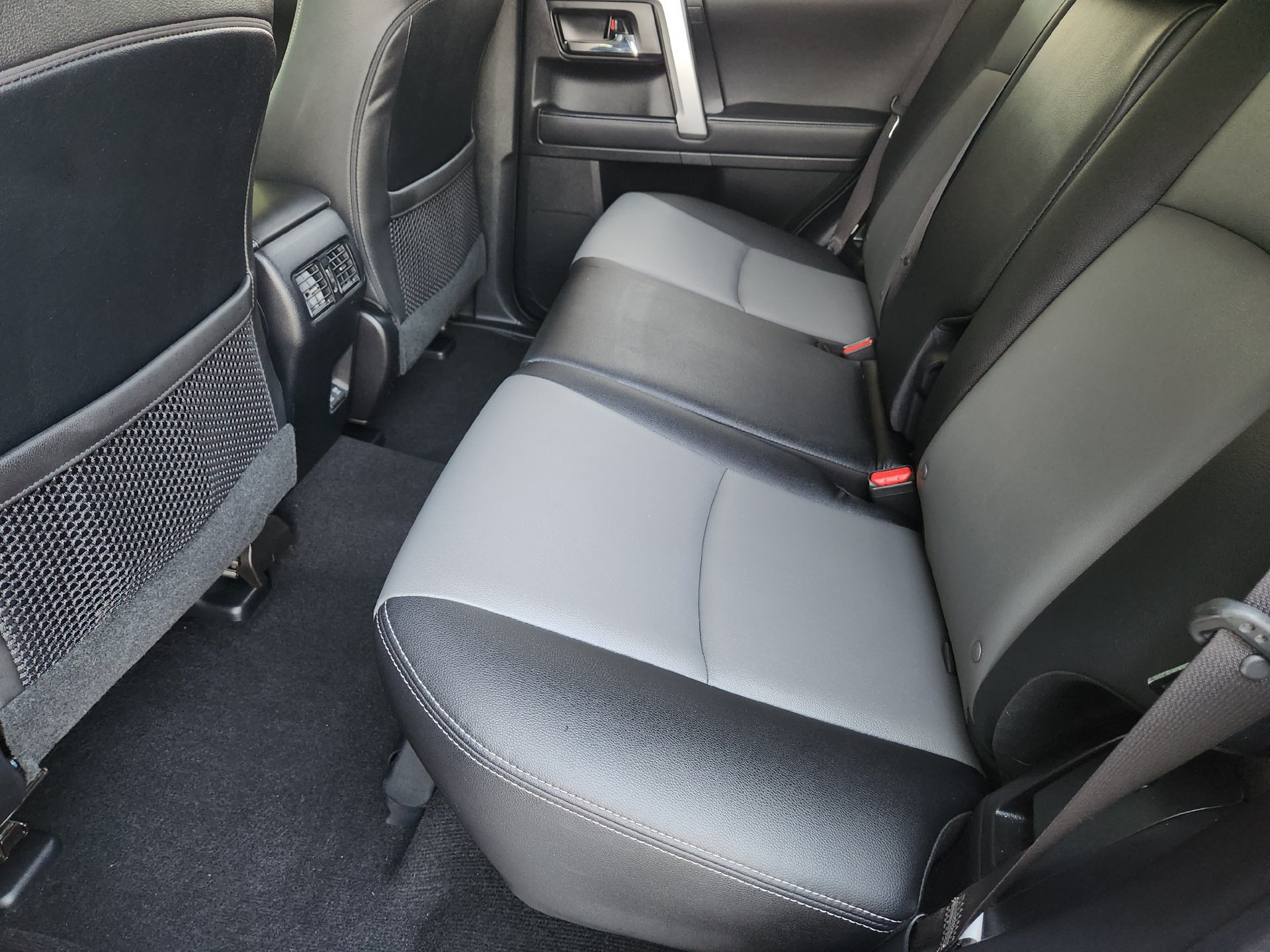 Used 2020 Toyota 4Runner SR5 Premium AWD/4WD image 31