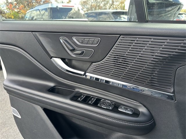 Certified 2022 Lincoln Corsair AWD w/ Equipment Group 101A image 30