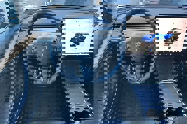 Used 2023 Tesla Model 3 Standard Range image 16