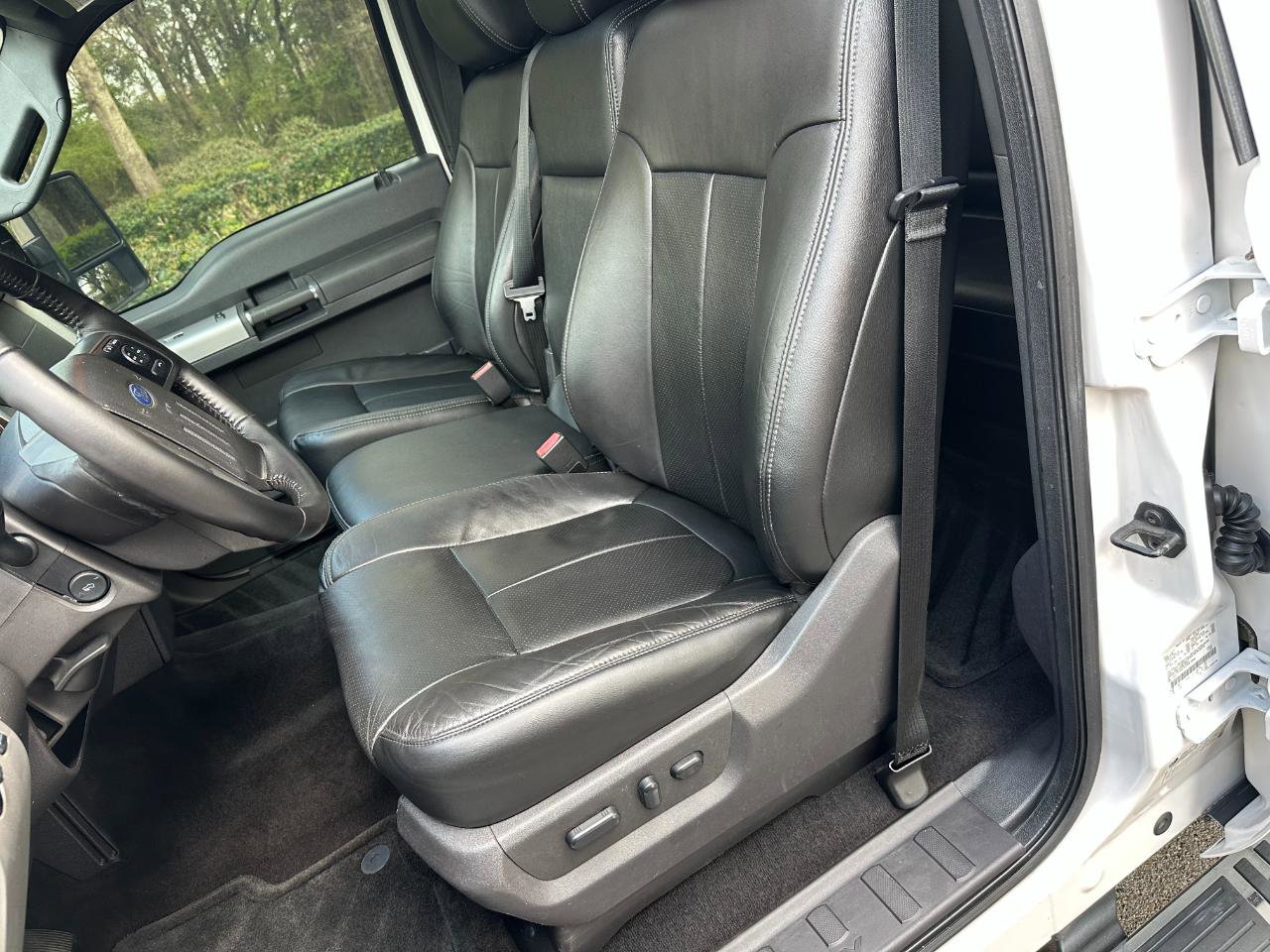 Used 2016 Ford F250 Lariat w/ Chrome Package image 13