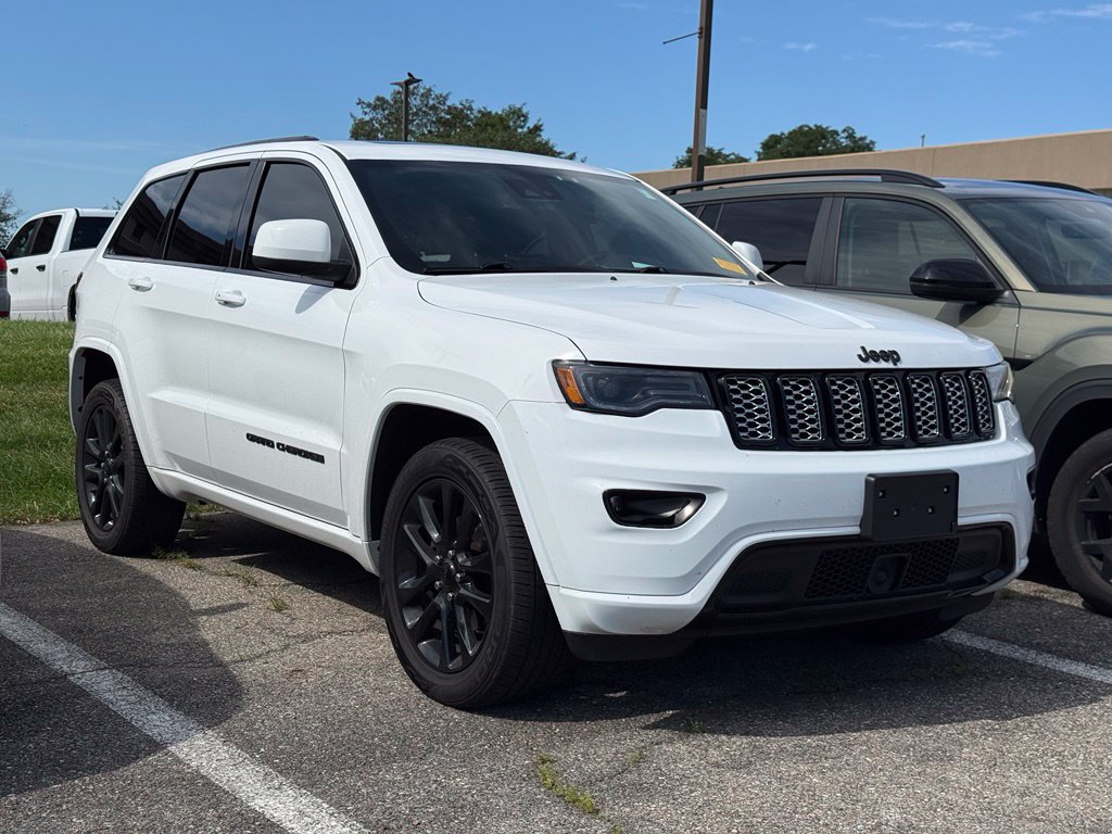 Used 2020 Jeep Grand Cherokee Altitude AWD/4WD image 1