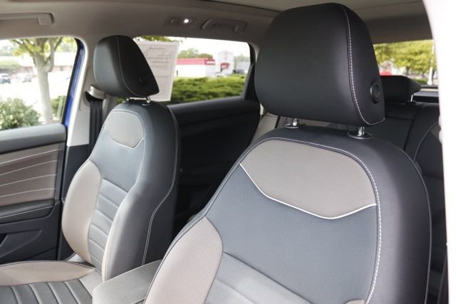 Used 2024 Volkswagen Taos SEL image 13