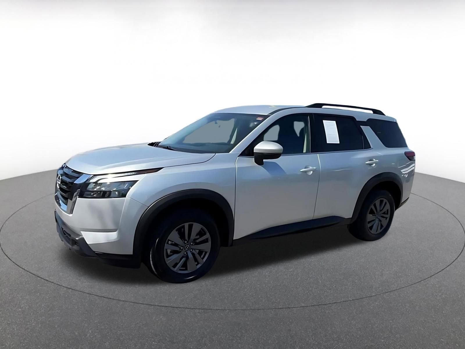 Used 2025 Nissan Pathfinder SV AWD/4WD image 8