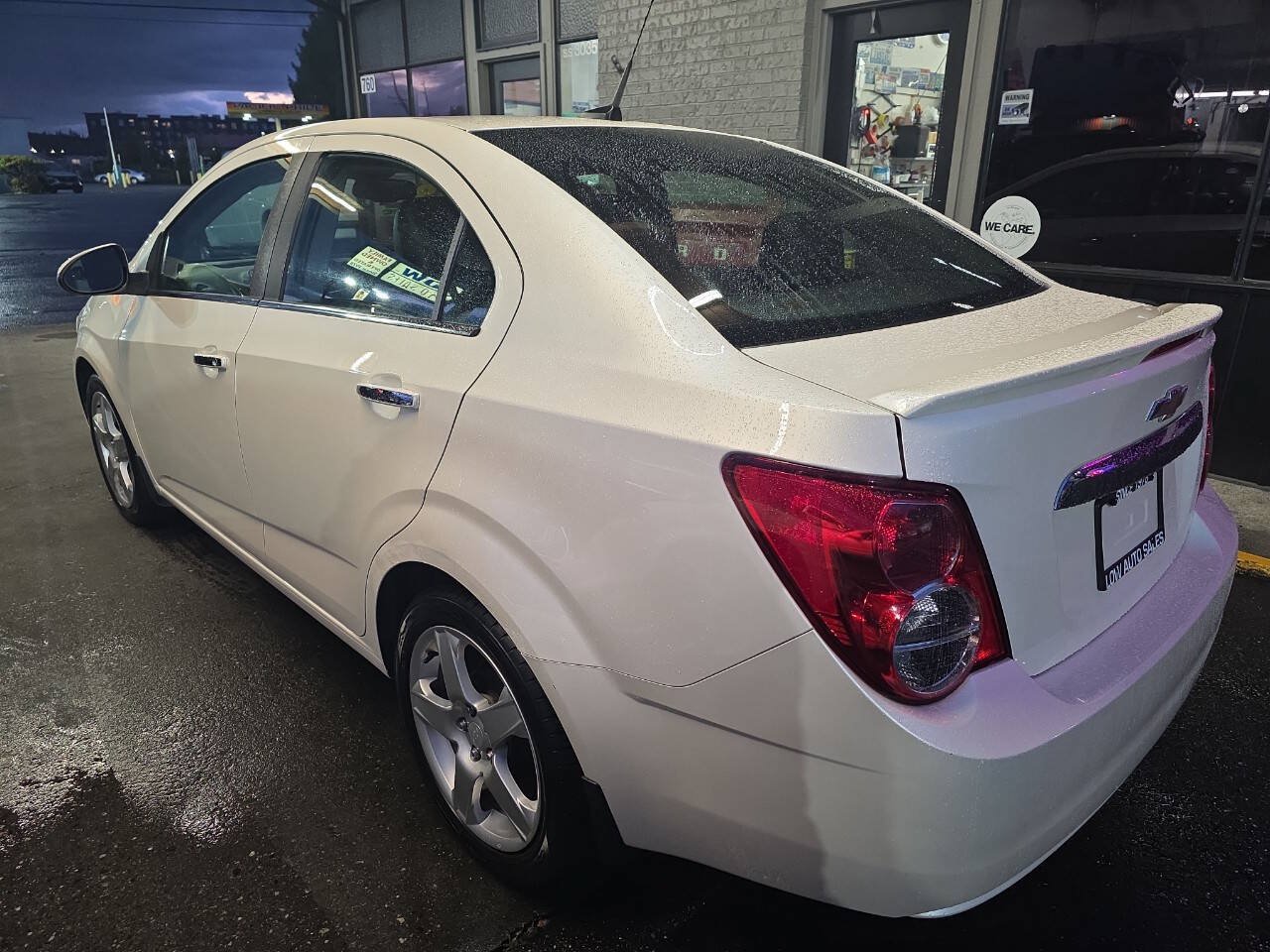 Used 2013 Chevrolet Sonic LTZ FWD image 10