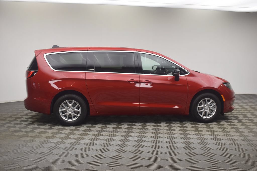 New 2026 Chrysler Voyager LX FWD image 3