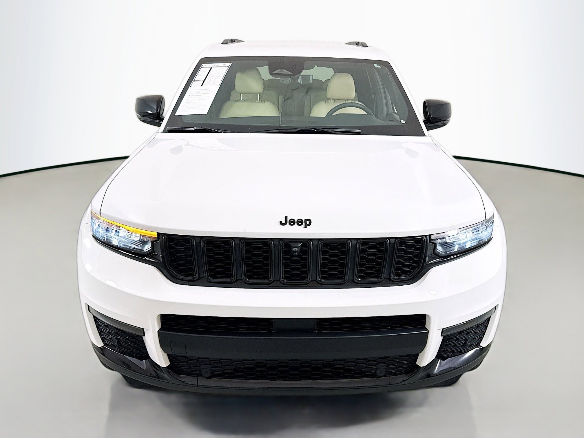 Used 2023 Jeep Grand Cherokee L Limited w/ Luxury Tech Group II image 2