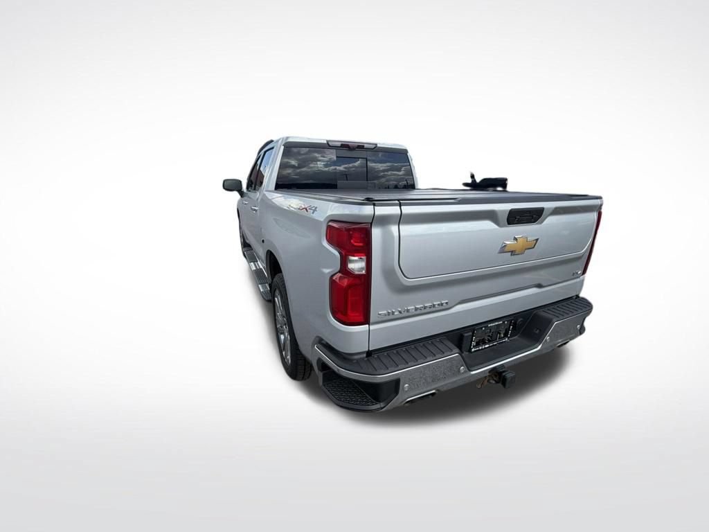 Used 2022 Chevrolet Silverado 1500 LTZ w/ LTZ Premium Package AWD/4WD image 3