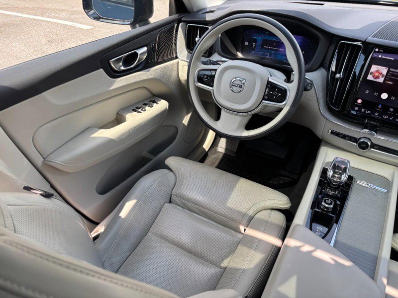 Used 2024 Volvo XC60 B5 Ultimate w/ Protection Package Premier AWD/4WD image 12
