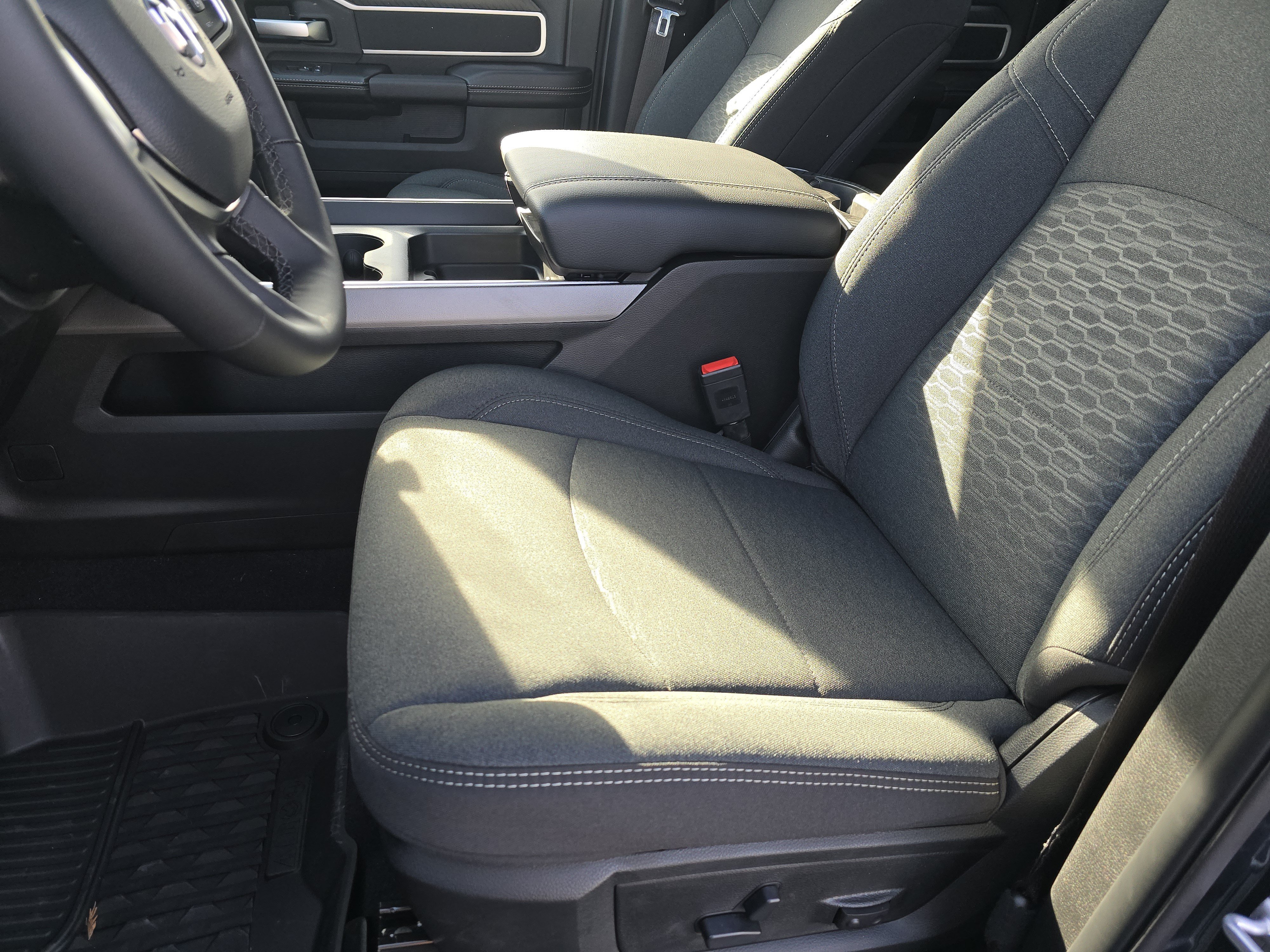 New 2026 RAM 2500 Big Horn AWD/4WD image 27
