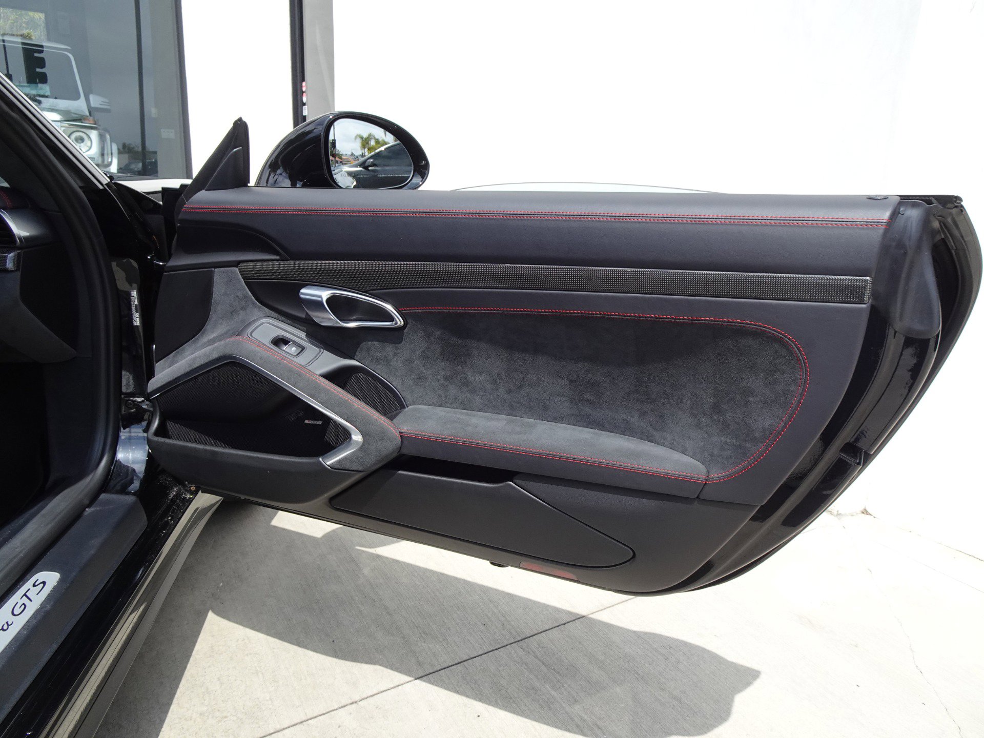 Used 2017 Porsche 911 Carrera GTS w/ GTS Interior Package RWD image 17