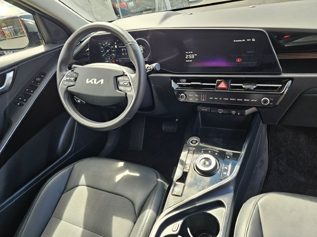 Used 2025 Kia Niro Wind w/ Wind Preserve Package FWD image 11